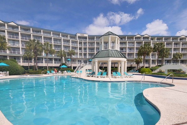 Bridgewater Pool with Lazy River