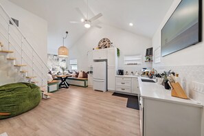 Interior - Barista’s Loft- 2BR/1BR + loft near beaches, Pinecraft-Amish/Mennonite community (Sarasota)