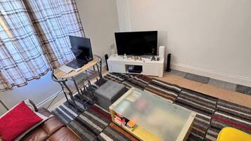 Shared Dormitory, 1 Bedroom | Living room