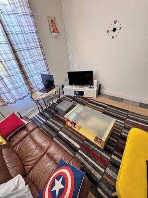 Shared Dormitory, 1 Bedroom | Living room