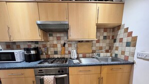 Shared Dormitory, 1 Bedroom | Interior - Room-cozy Southsea Apartment - Minutes f (Portsmouth)