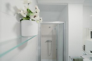 Soap, shampoo, toilet paper - Douro Garden 2 (Vila Nova de Gaia)