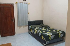 Unclassified image, 5 of 13, button - Homestay Komodo Mountain View (Batu Cermin)