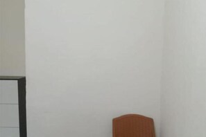 Room - Homestay Komodo Mountain View (Batu Cermin)