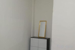 Unclassified image, 4 of 13, button - Homestay Komodo Mountain View (Batu Cermin)