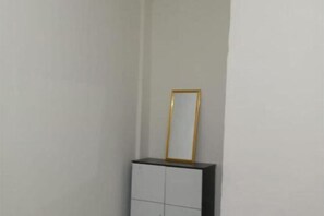 Room - Homestay Komodo Mountain View (Batu Cermin)