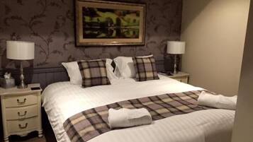 Comfort dubbelrum - utsikt mot innergården | Arbetsyta för laptop och gratis wi-fi