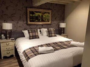 Comfort dubbelrum - utsikt mot innergården | Arbetsyta för laptop och gratis wi-fi