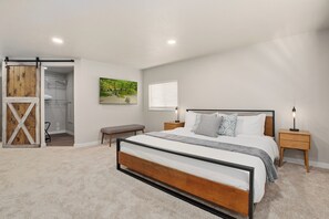 4 makuuhuonetta, silitysrauta/-lauta, ilmainen Wi-Fi, vuodevaatteet