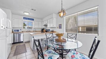 Signature Condo, 2 Bedrooms, Balcony | Private kitchen | Fridge, microwave, oven, stovetop