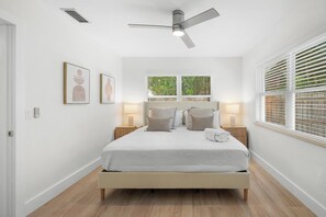 3 bedrooms, iron/ironing board, WiFi, bed sheets - Under the Foxtails by Beach Boutique Rentals (Holmes Beach)