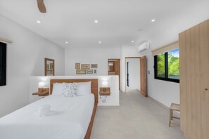 5 Schlafzimmer, Schreibtisch, Bügeleisen/Bügelbrett, WLAN