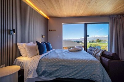 Tekapo Haven with Deck and Stargazing Sky