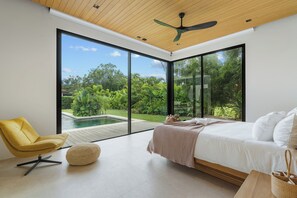 5 habitaciones, tabla de planchar con plancha, wifi y ropa de cama 