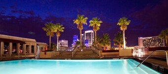 Southbank St. Johns River Views + Dining & Pool