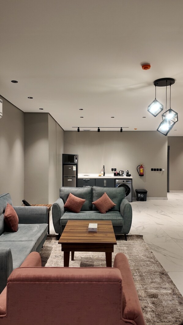 42-inch Smart TV with satellite channels, fireplace