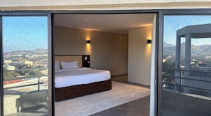 Villa junior, 1 cama King size, balcón, vista a la montaña | Ropa de cama de alta calidad y caja de seguridad en la habitación 