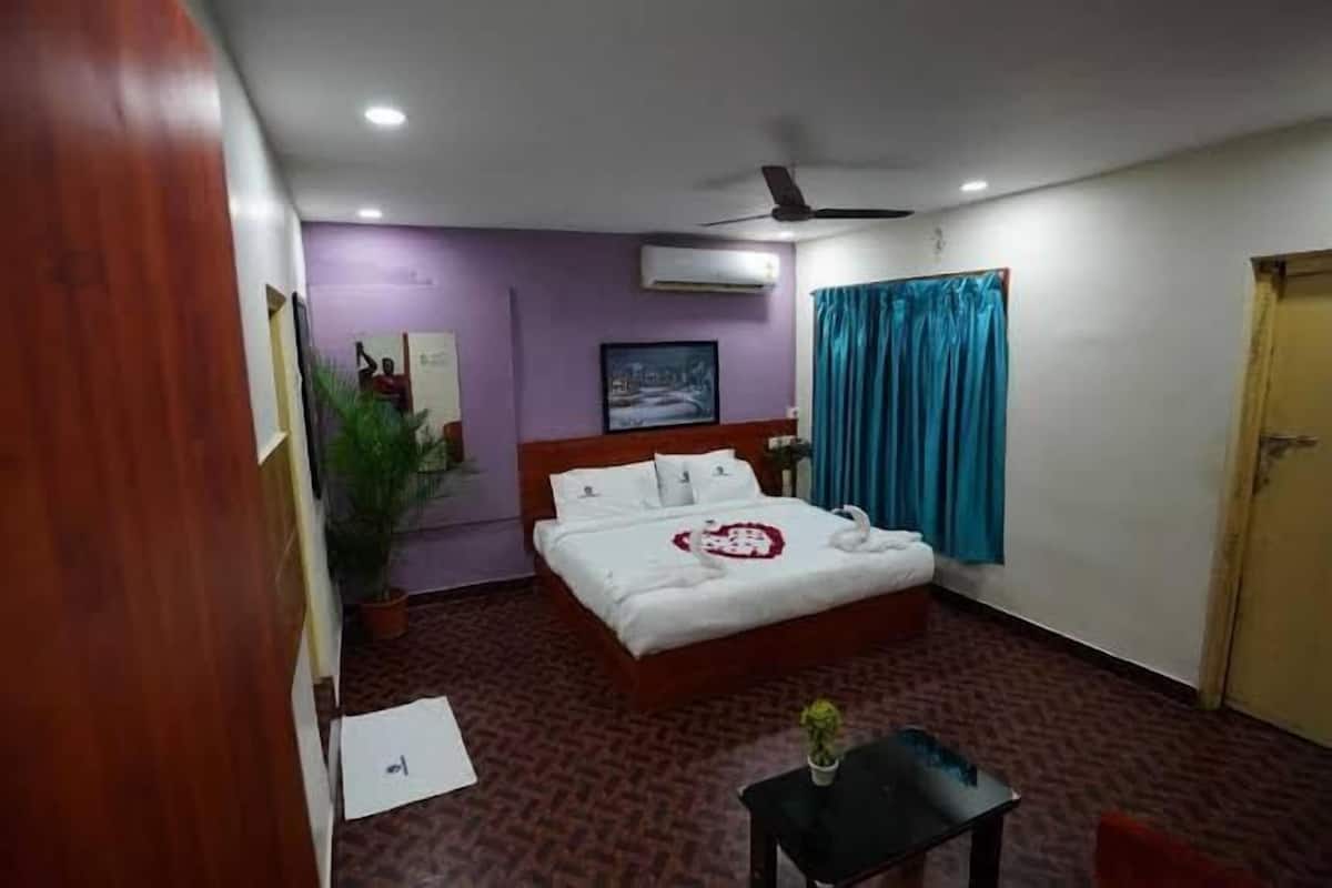 Family Double or Twin Room | Free WiFi