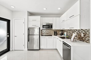 Fridge, oven, coffee/tea maker, high chair
