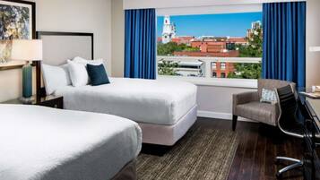 1 slaapkamer, een bureau, een strijkplank/strijkijzer, wifi