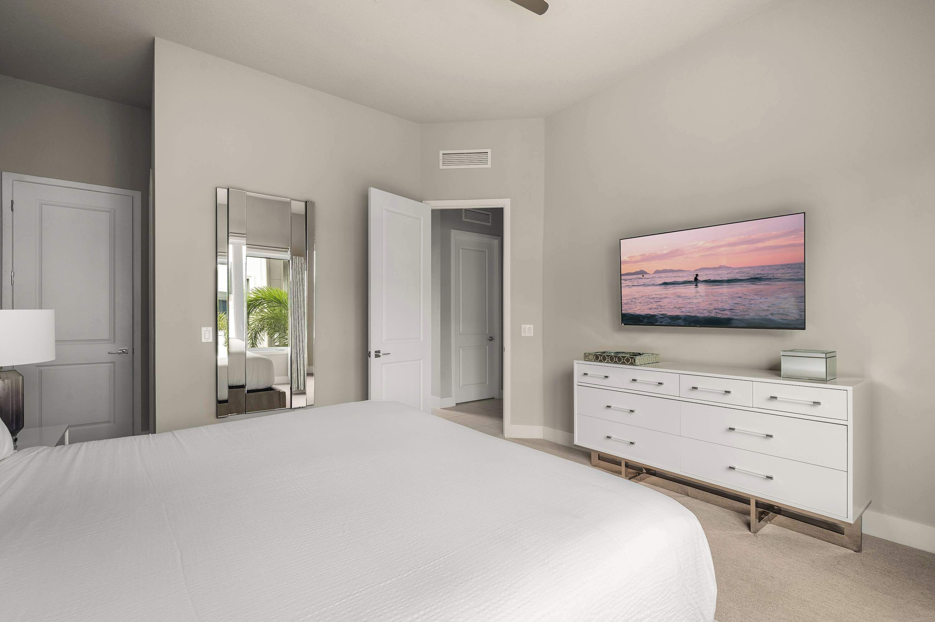 5 slaapkamers, een strijkplank/strijkijzer, wifi, beddengoed