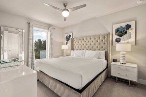 5 bedrooms, iron/ironing board, WiFi, bed sheets