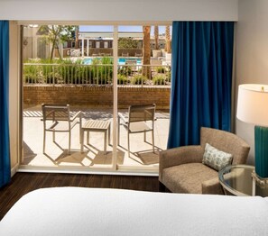 1 slaapkamer, een bureau, een strijkplank/strijkijzer, wifi