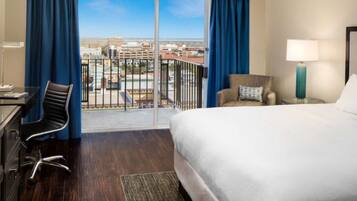 1 slaapkamer, een bureau, een strijkplank/strijkijzer, wifi