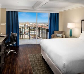 1 slaapkamer, een bureau, een strijkplank/strijkijzer, wifi