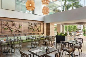 تناول الطعام