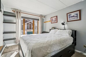 1 bedroom, Internet, bed sheets - Pico C202 located at the base of Pico Mountain with access to the Fitness Center. (Killington)