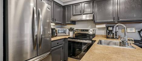 Fridge, microwave, stovetop, dishwasher