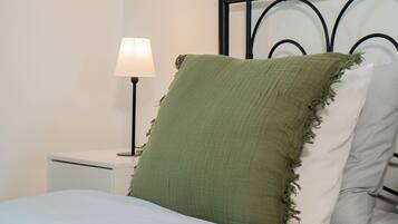 1 sovrum, strykjÀrn/strykbrÀda, internet och sÀngklÀder