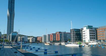 Chic 1BR | City center | Sleeps 4 | Brämaregården