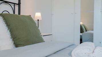 1 bedroom, iron/ironing board, internet, bed sheets