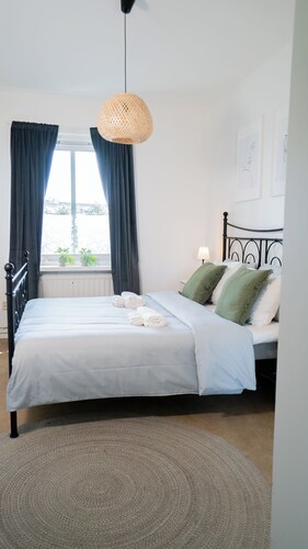 Chic 1BR | City center | Sleeps 4 | Brämaregården