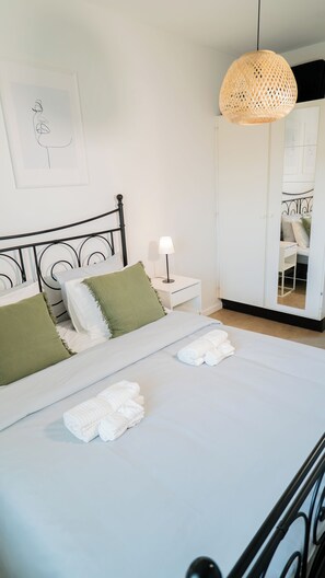 1 多间卧室、熨斗/熨衣板、上网接入、床单