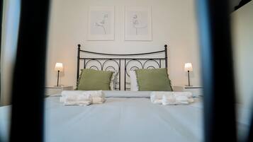 1 sovrum, strykjÀrn/strykbrÀda, internet och sÀngklÀder