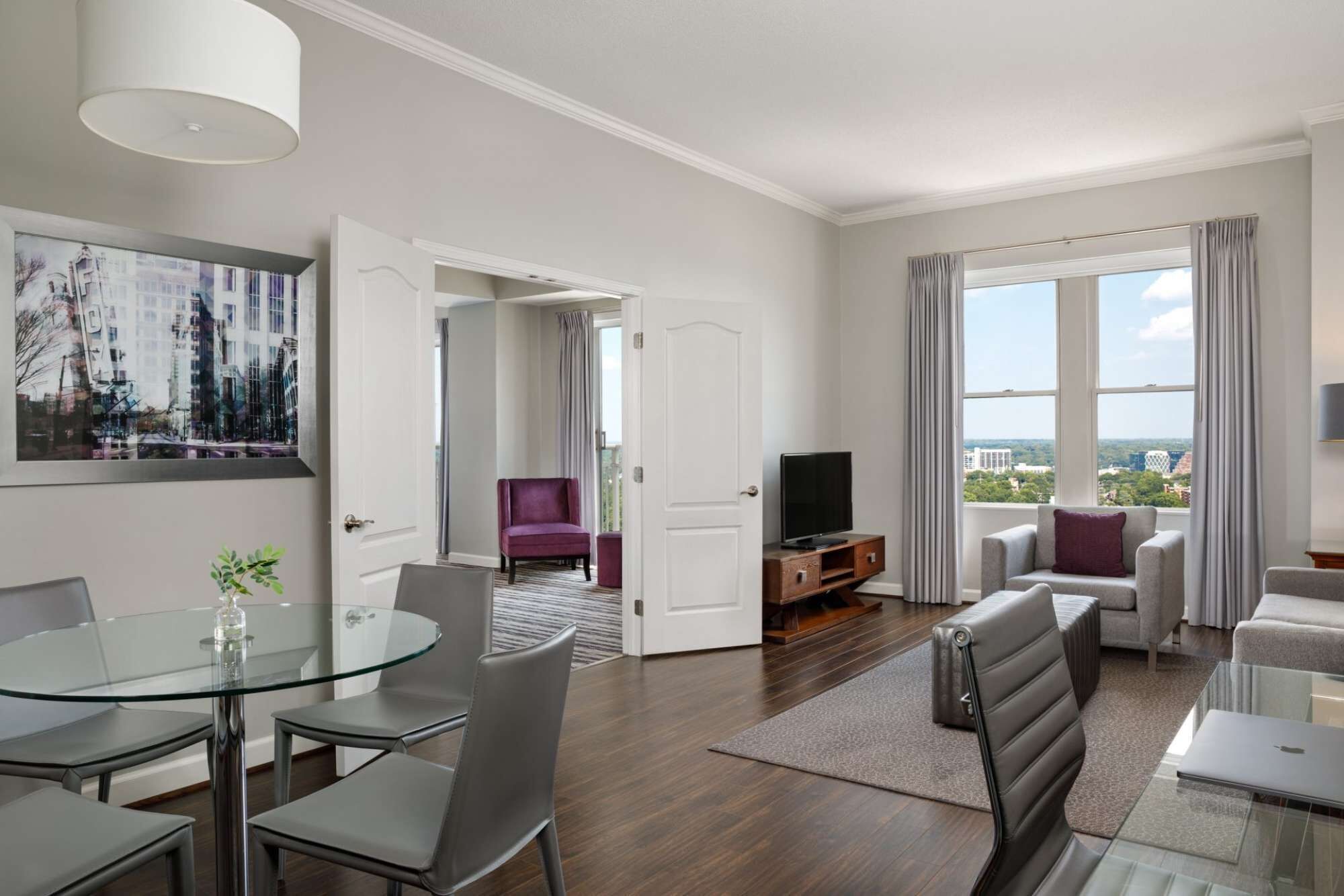Atlanta Landmark Stay | Skyline Gym + Full Kitchen - アトランタ
