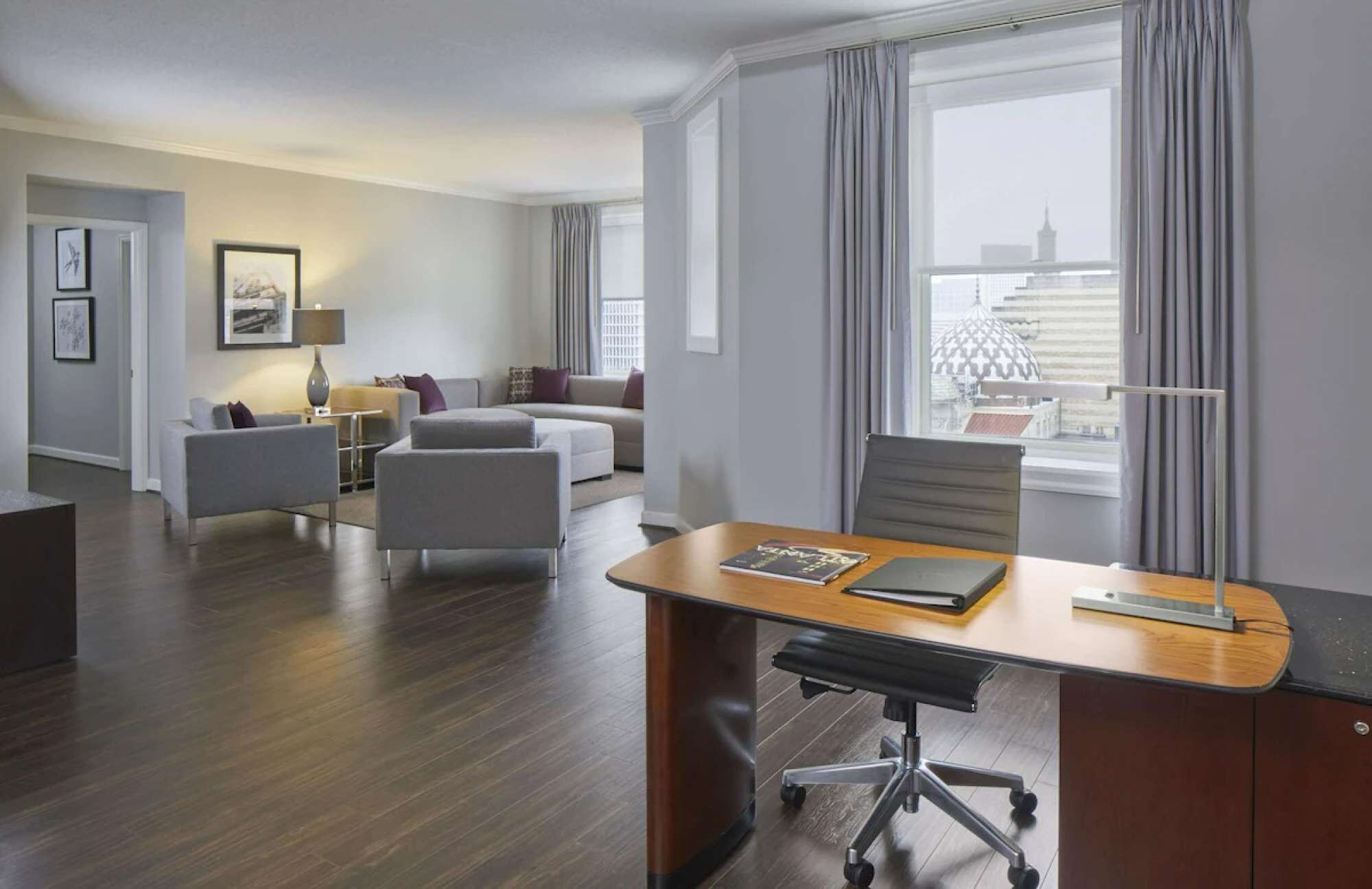 Walk To Fox Theatre | Full Kitchen + Laundry - Atlanta, GA