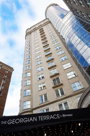 Exterior - Rooftop Fitness in Midtown Atlanta | Restaurants (Atlanta)