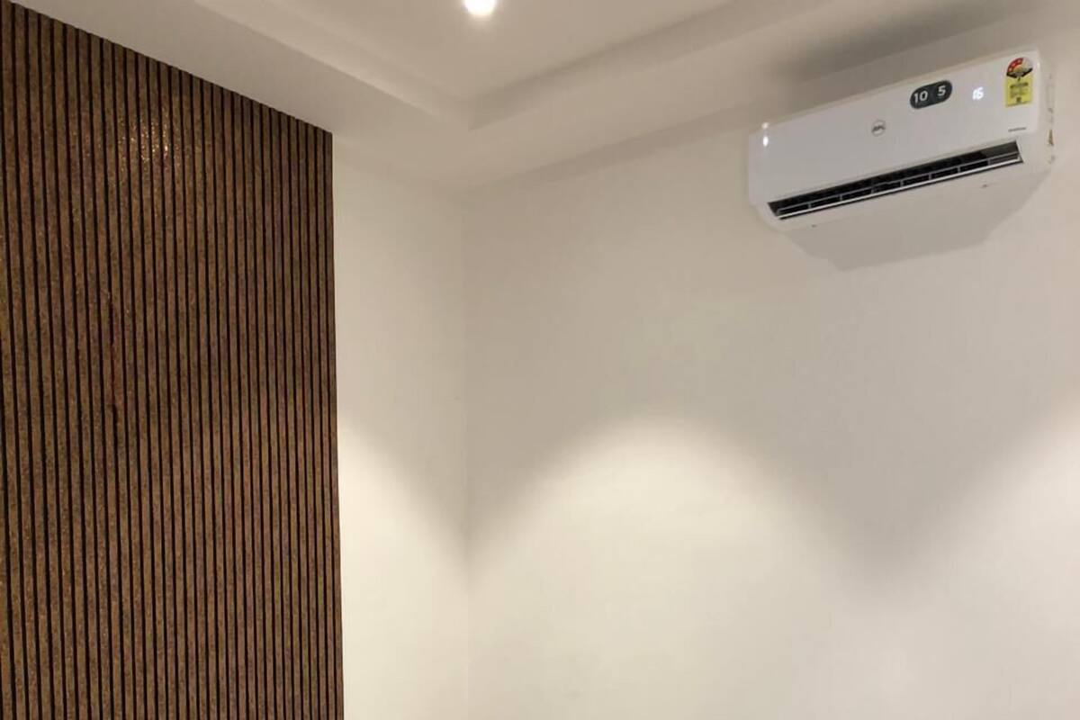 Bügeleisen/Bügelbrett, kostenloses WLAN