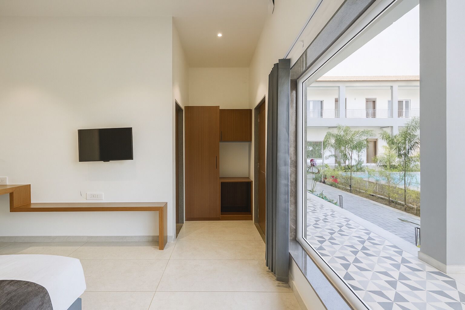 尊榮客房, 浴缸, 泳池景觀 | 客房景觀