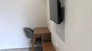 Iron/ironing board, free WiFi