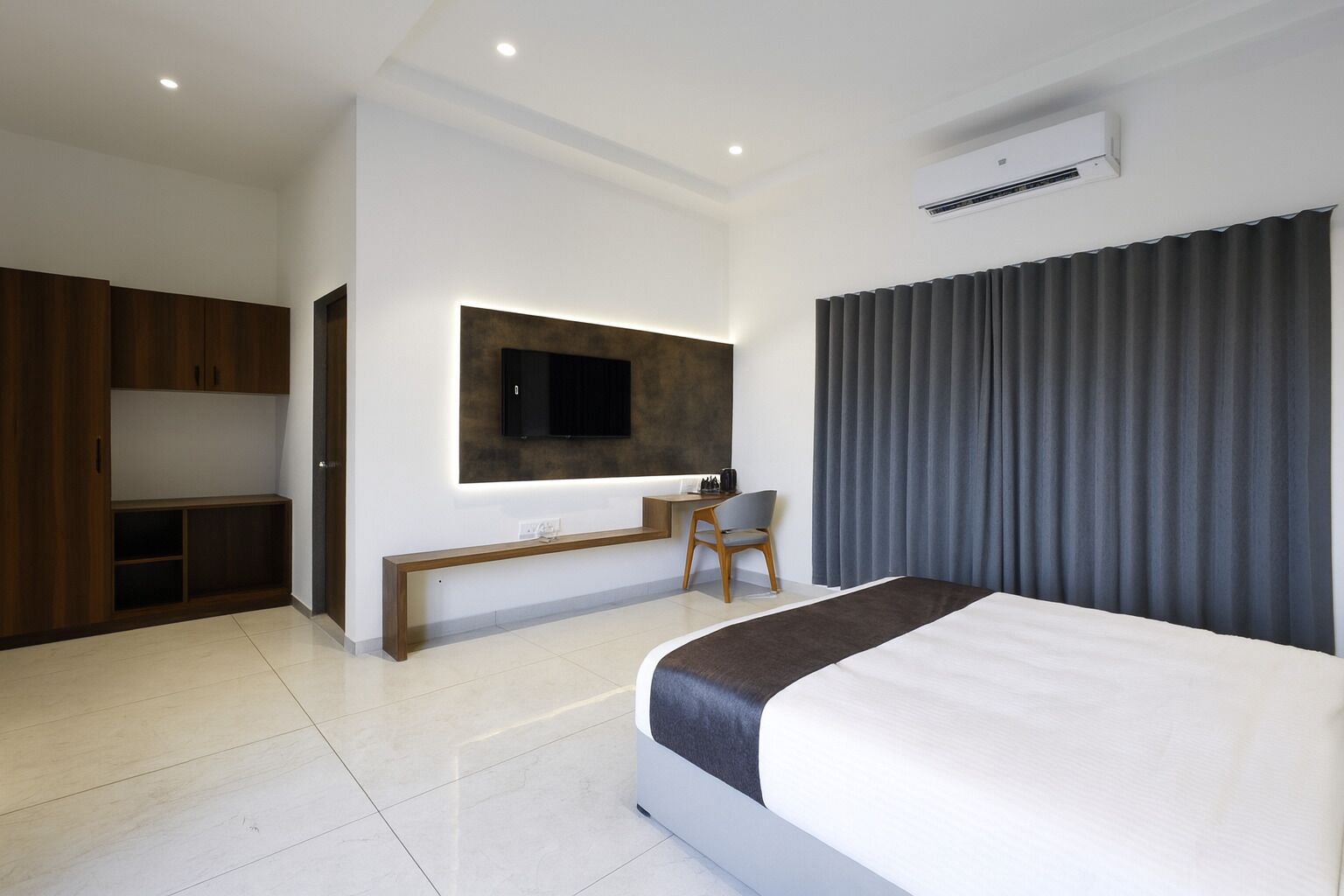 Habitación Premium, tina, vista a la alberca | Ropa de cama hipoalergénica y decoración personalizada 