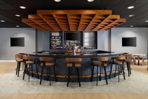 Bar (on property) - Minutes to Downtown Baltimore + Dining & Fitness (Pikesville)