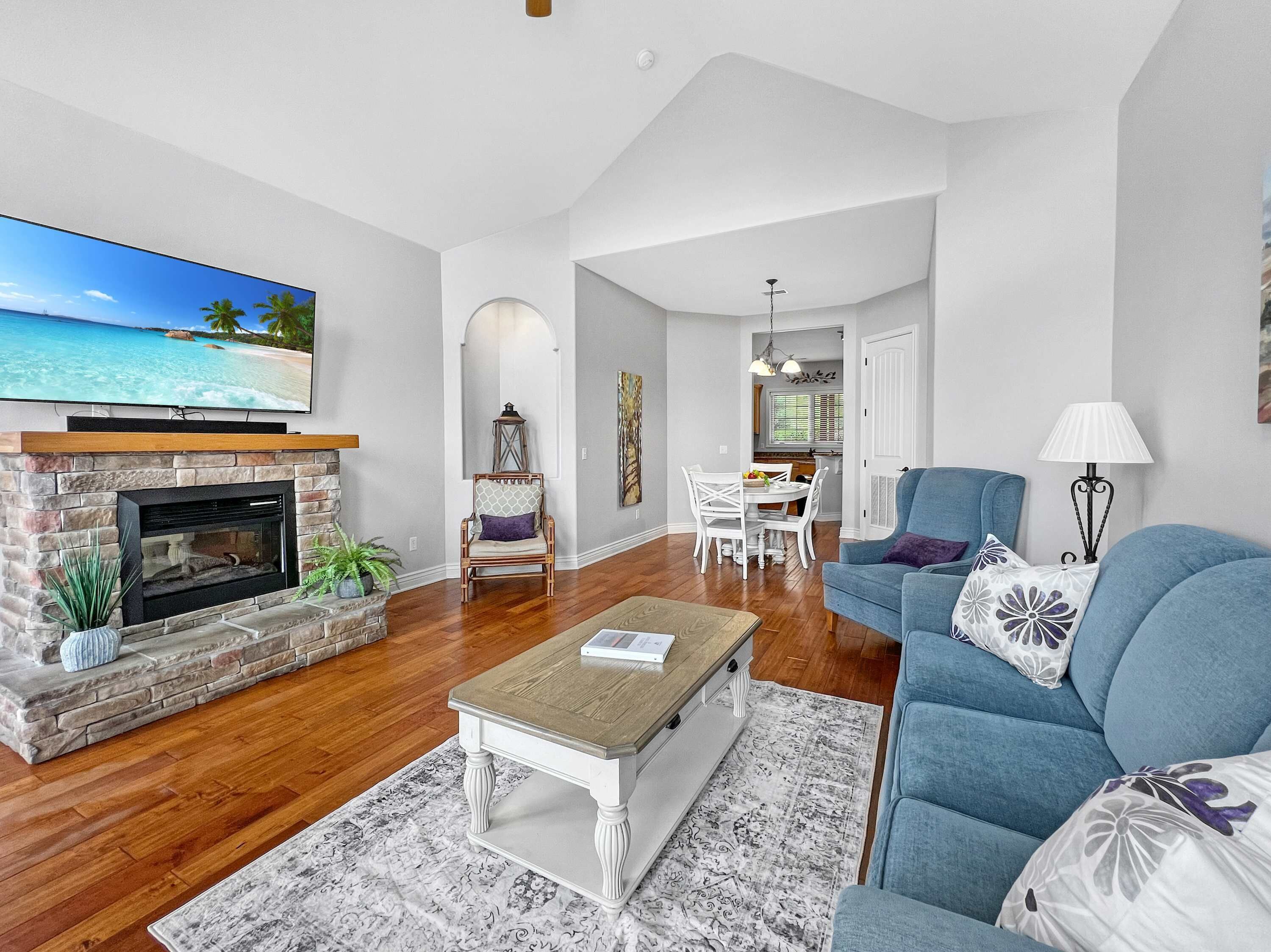 TV, fireplace, offices
