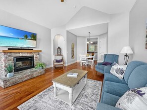 TV, fireplace, offices - L-8 Stunning views close to SDC (Branson)