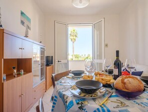 Dining - Holiday Home 'Via Rashel' with Private Garden, Wi-Fi and Air Conditioning (Torre dell'Orso)