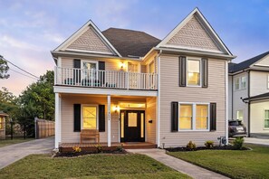 House (4 Bedrooms) | Front of property